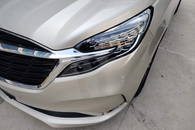 Used Buick GL8 2022 ES Landtrek 653T Luxury Edition