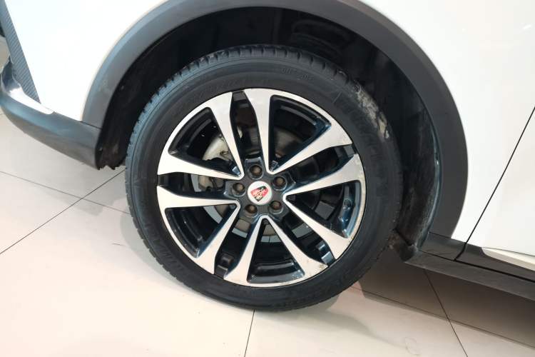 Used Roewe RX3 2018 1.6L Manual Internet Smart Edition
