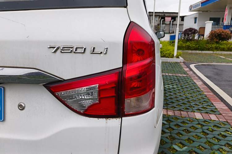 Used Jinbei 750 2015 1.5L Luxury Model Exterior 3