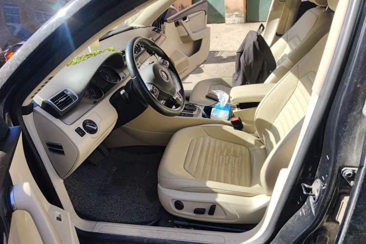 Used Volkswagen Magotan 2013 1.8TSI Premier Model Left Front Seat