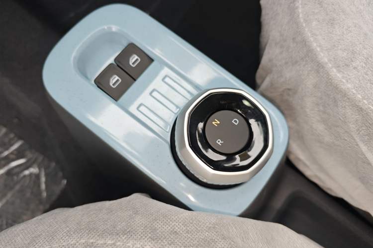 Used Geely Galaxy Panda 2024 Panda Mini 200km Endurance Bear
