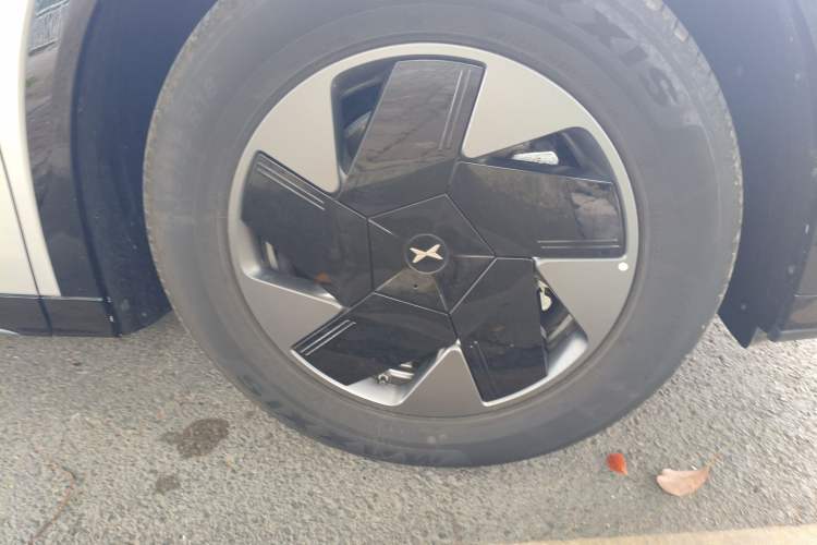 Used XPeng G7 2025 Model—602 Long Range Max Right Front Wheel Hub