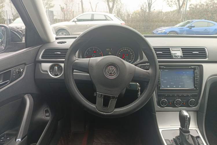 Used Volkswagen Passat 2013 1.8TSI DSG Prestige Edition Steering Wheel