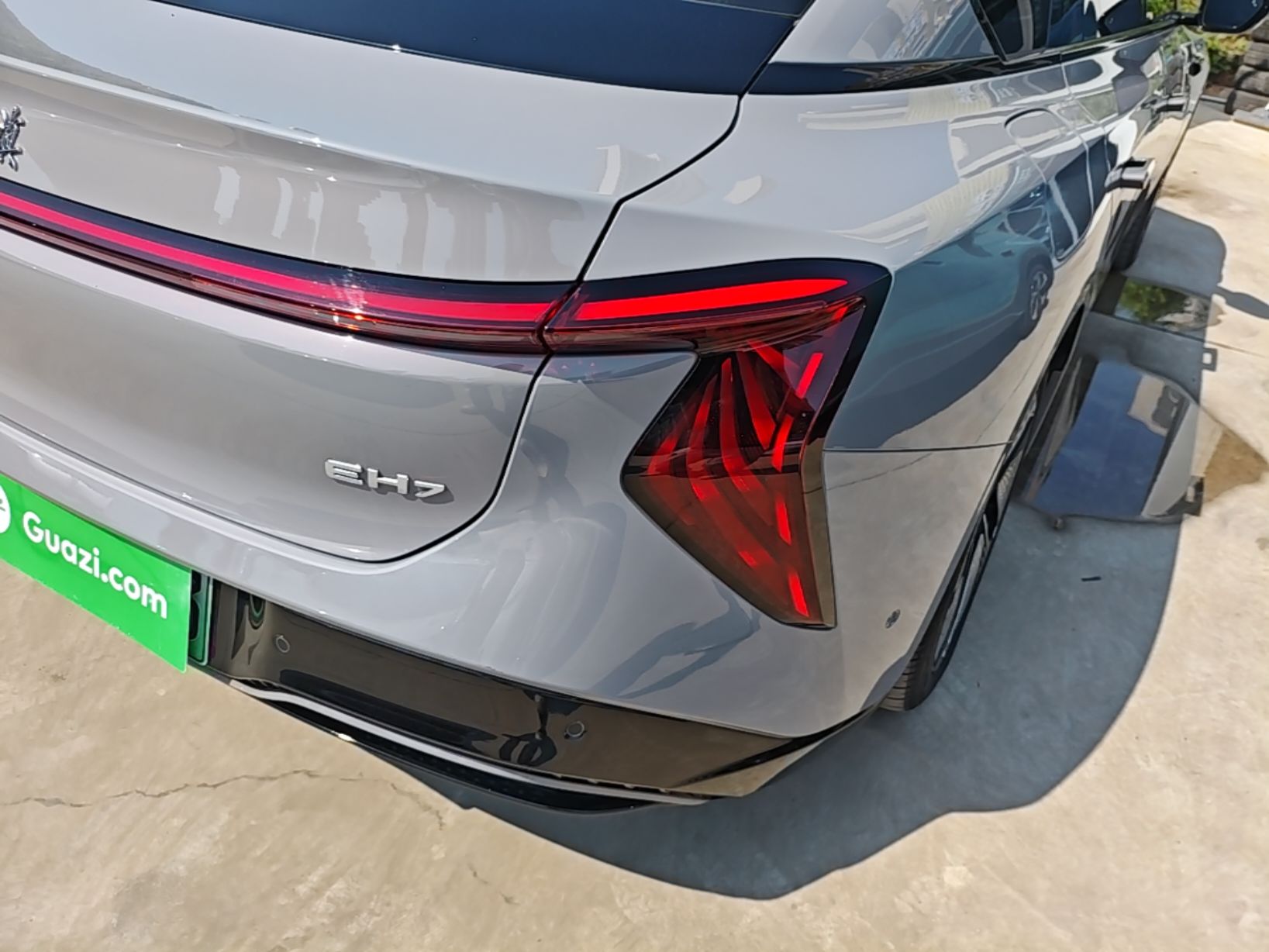 Hongqi EH7 2025 640 All-Wheel Drive Smart Selection Edition — снимка 9