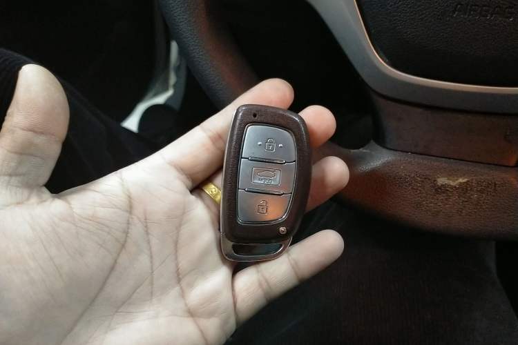 Used Hyundai Elantra (6th Generation / Lingdong) 2016 1.6L Automatic ZhiXuan – Elite Version Vehicle Key