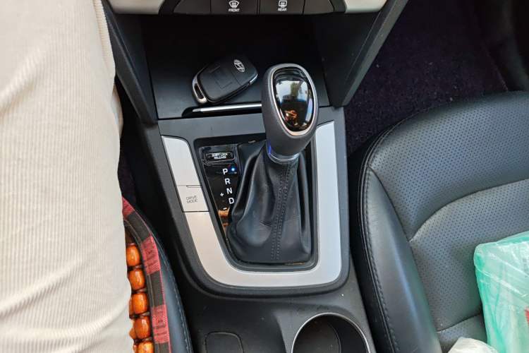 Used Hyundai Elantra (6th Generation / Lingdong) 2016 1.6L Automatic ZhiXuan – Elite Version
