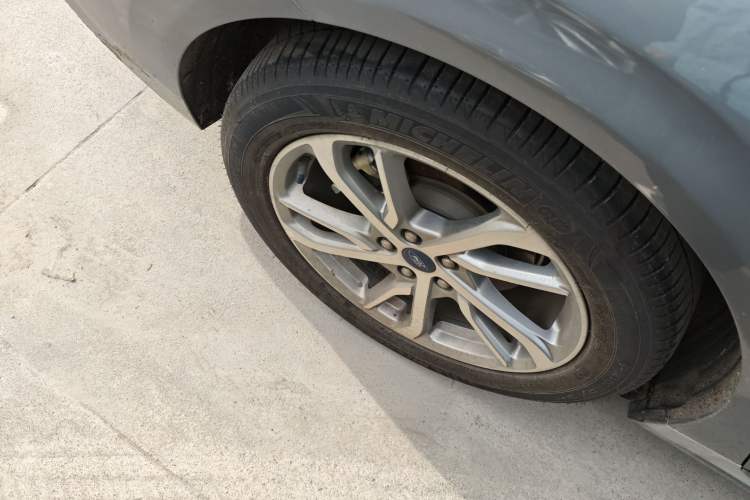 Used Ford Mondeo 2022 Restyled EcoBoost 245 Luxury Version Right Rear Wheel Hub