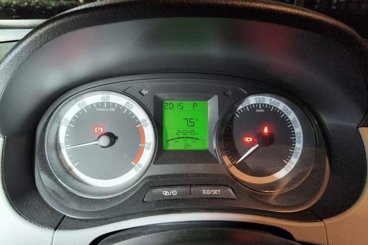 Used Skoda Fabia 2017 1.4L Automatic Car Enjoy Edition
