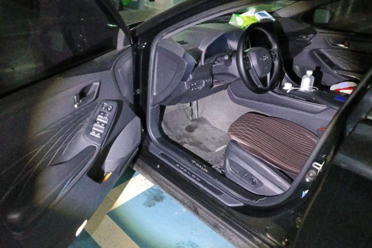 Used Toyota Avalon 2022 Dual-Engine 2.5L XLE Premium Edition