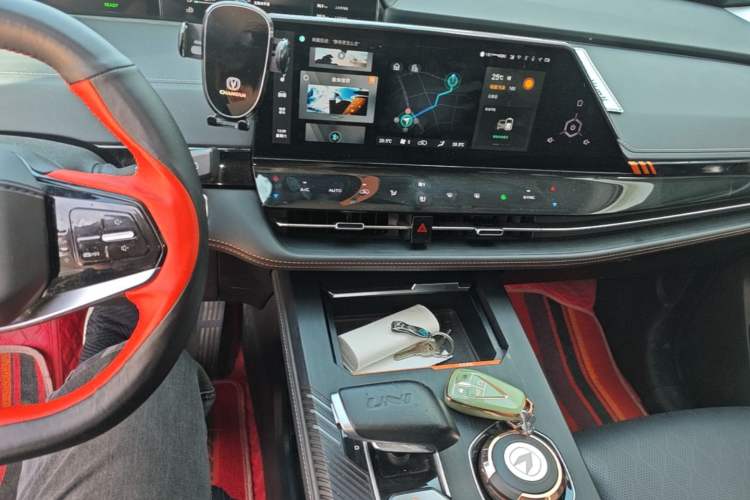 Used CHANGAN UNI-K iDD 2022 Blue Whale iDD 130km 1.5T Excellence Model