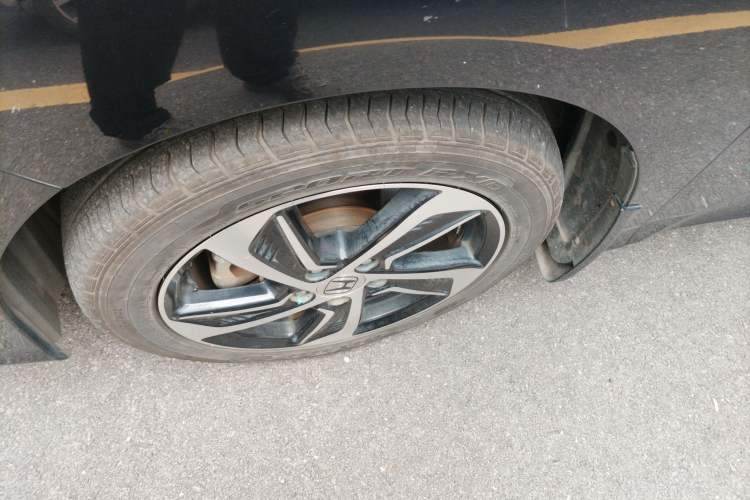 Used Honda Odyssey 2017 2.4L Luxury Edition Left Front Wheel Hub