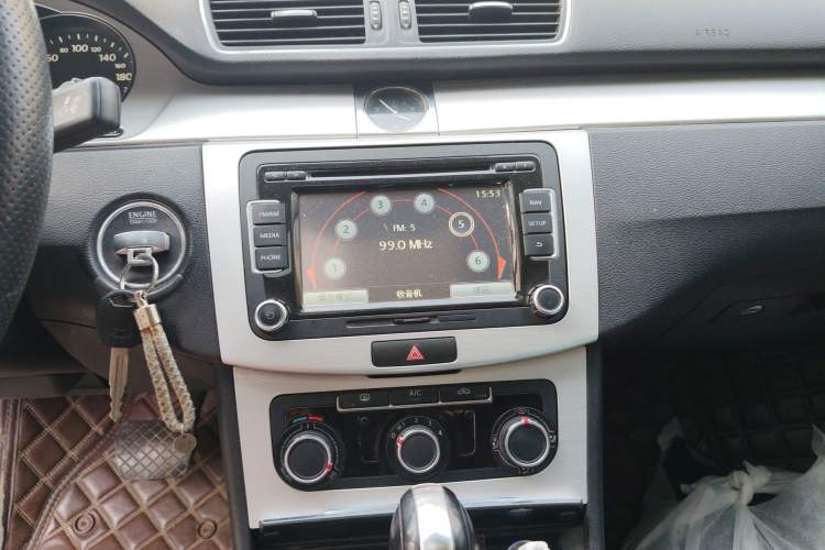 Used Volkswagen Magotan 2013 1.8TSI Premier Model Audio And AC Panel