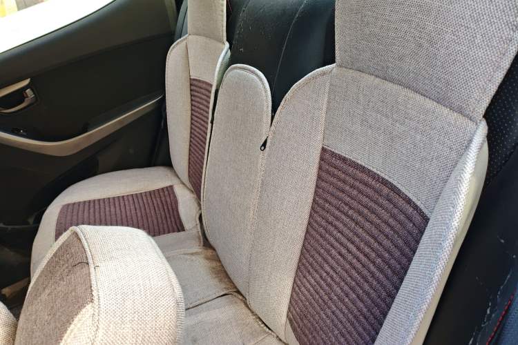 Used Hyundai Elantra (5th Generation / Langdong) 2012 1.6L Manual Fashion Edition