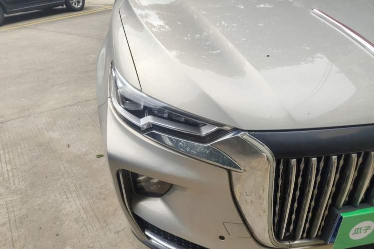 Used Hongqi HS5 2022 Facelifted Version 2.0T Smart Connect Flagship All-Wheel-Drive Edition Right Front Headlight