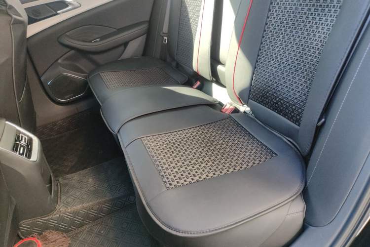 Used Hongqi H5 2025 1.5T DCT Qiyun 500 000th Unit Commemorative Edition
