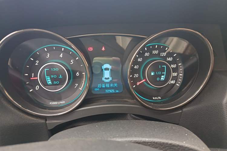 Used BAIC Senova D50 2014 1.5L manual standard version
