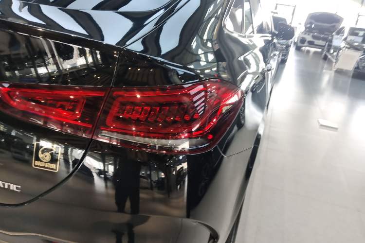 Used Mercedes-Benz GLE Coupe 2020 GLE 350 4MATIC Coupe SUV Luxury Model Right Rear Taillight