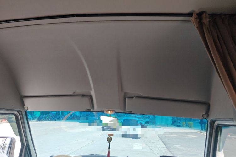 Used Iveco Daily 2022 2.5T A37 M1 Passenger Van 5-9 Seats Long Wheelbase Mid-Roof Design Dual Tires Side Sliding Doors
