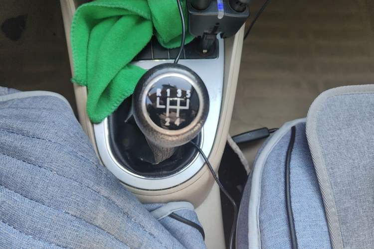 Used Volkswagen Lavida 2011 1.6L Manual - Premium Edition Gear Lever