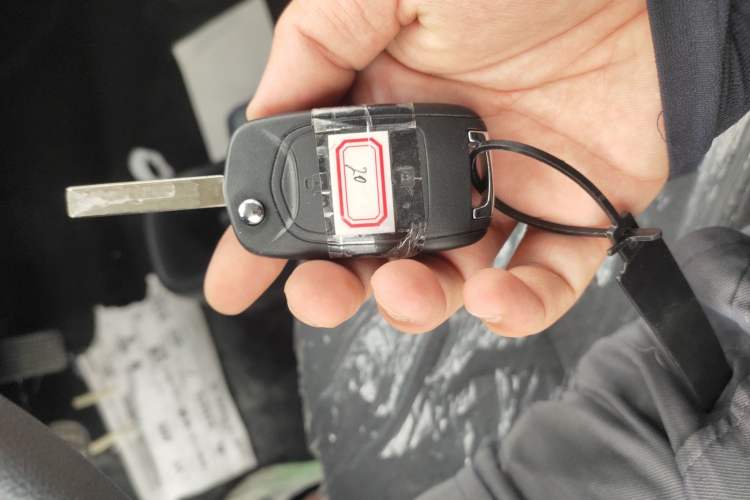 Used Wuling Zhiguang New Energy 2025 Standard Model Vehicle Key