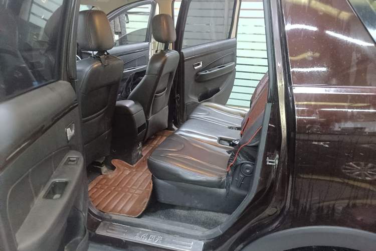 Used Dongfeng Fengon 370 2016 1.5L Manual Luxury 7-Seater