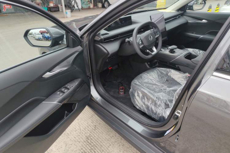 Used CHANGAN Eado 2025 Blue Whale 1.5T 500Bar Prestige Model
