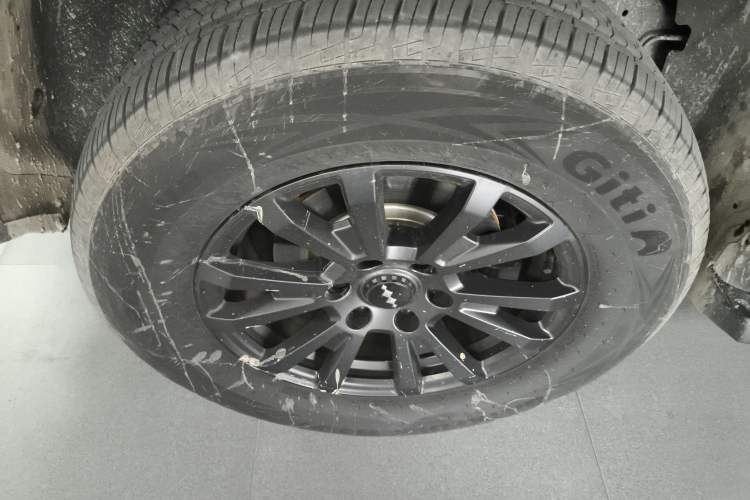 Used Formula Leopard 5 2023 Navigator Edition
