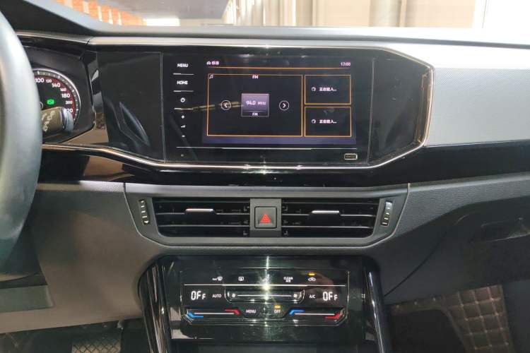 Used Volkswagen Tayron 2022 280TSI Two-Wheel Drive Luxury Smart Connectivity Version Audio And AC Panel