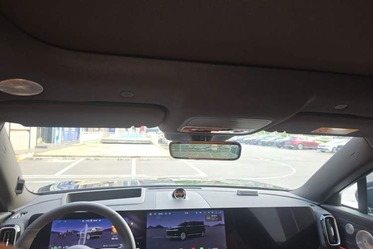 Used Hima AITO M9 2025 Extended-Range Max Version 52 kWh 6-Seater Edition Headliner