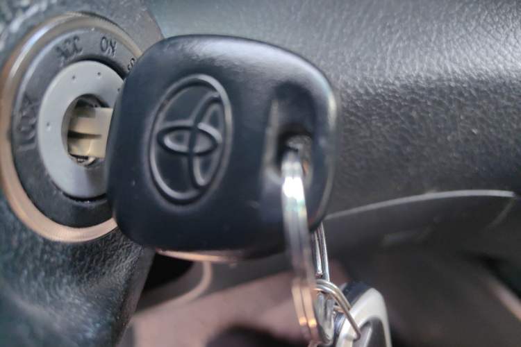 Used Toyota Highlander 2013 2.7L Two-Wheel Drive 7-Seater Zijin Edition
