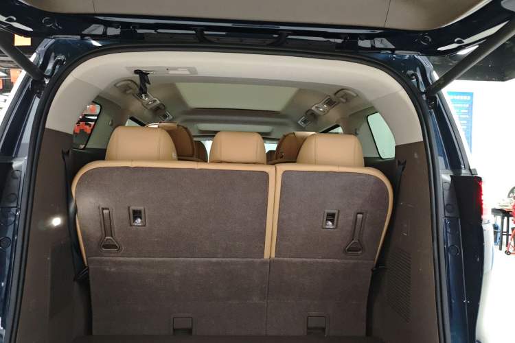 Used Denza D9 2022 DM-i 970 Four-Wheel Drive Prestige Model