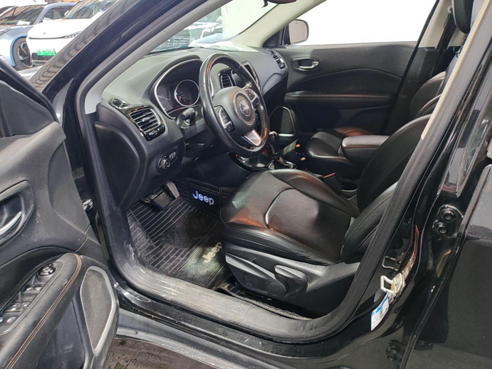Vordere Reihe im Auto