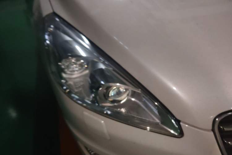 Used Peugeot 508 2013 2.3L 2nd Anniversary Edition Automatic Flagship Model Right Front Headlight