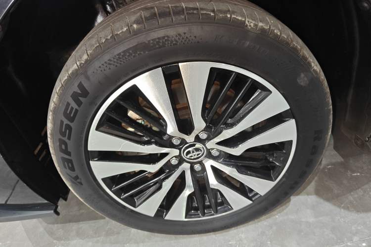 Used Toyota Granvia 2023 2.5L Hybrid Comfort Edition Left Front Wheel Hub