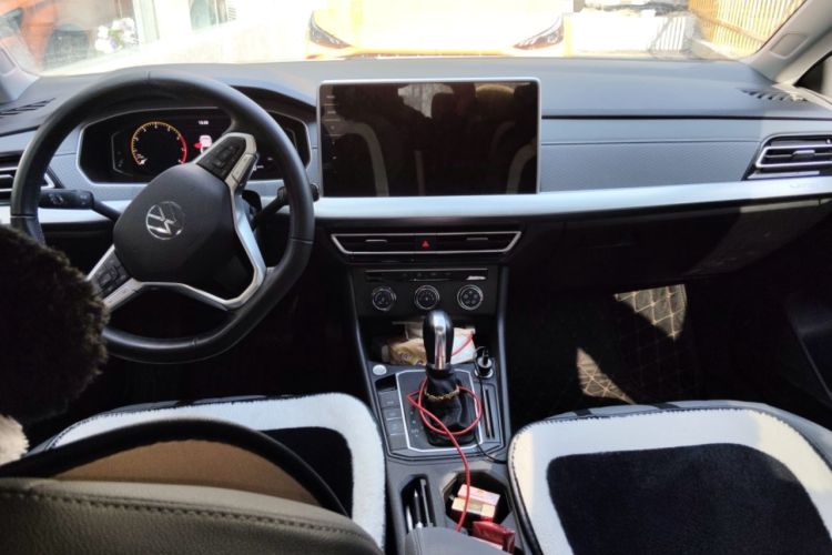 Used Volkswagen Lavida 2023 1.5L Automatic 5 Million Edition Center Console