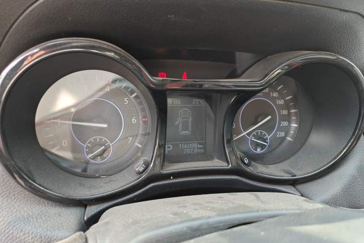 Used JMC Yusheng S350 2016 2.0T Automatic All-Wheel Drive Gasoline Luxury Version with Sunroof 5 Seats
