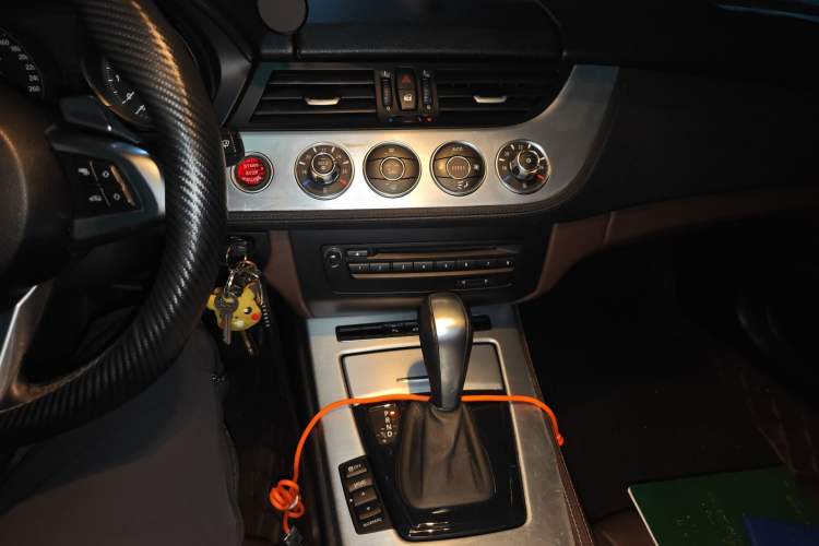 Used BMW Z4 2009 sDrive23i Leading Model Audio And AC Panel