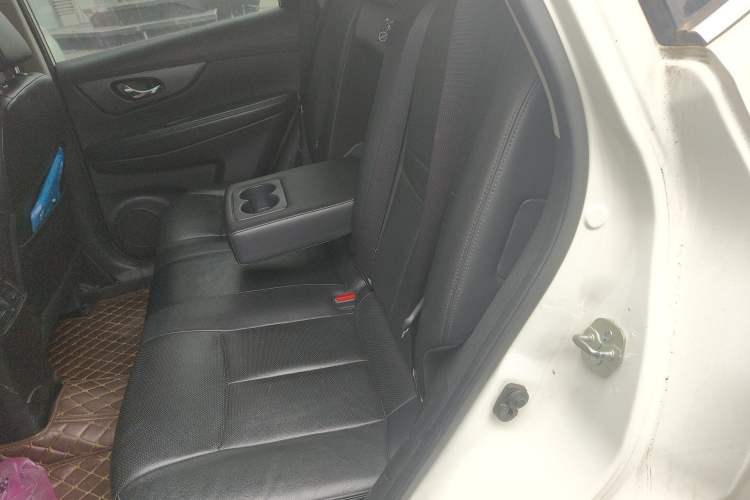 Used Nissan X-Trail 2015 2.0L CVT Comfort MAX Edition 2WD Left Rear Seat