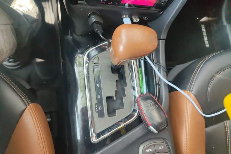 Used Soueast DX7 2015 1.5T Automatic Luxury Model
