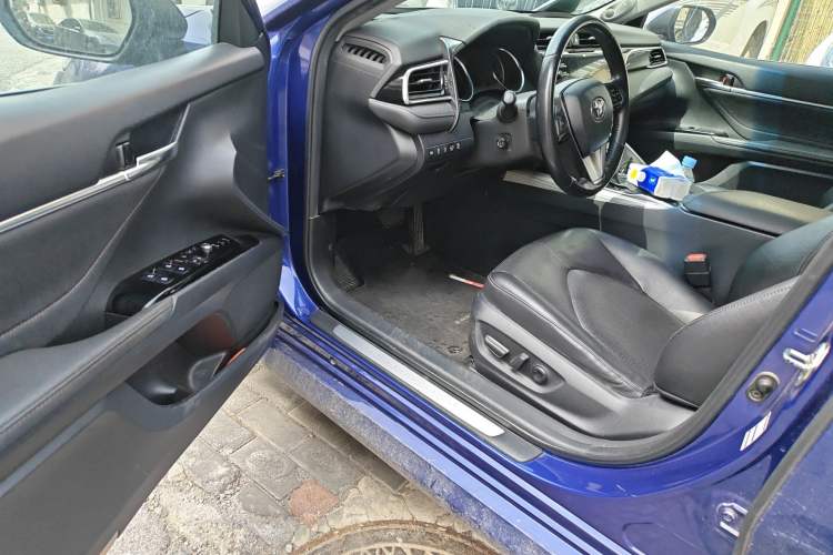 Used Toyota Camry 2019 Dual-Engine 2.5HQ Flagship Edition China VI Standard Driver Seat