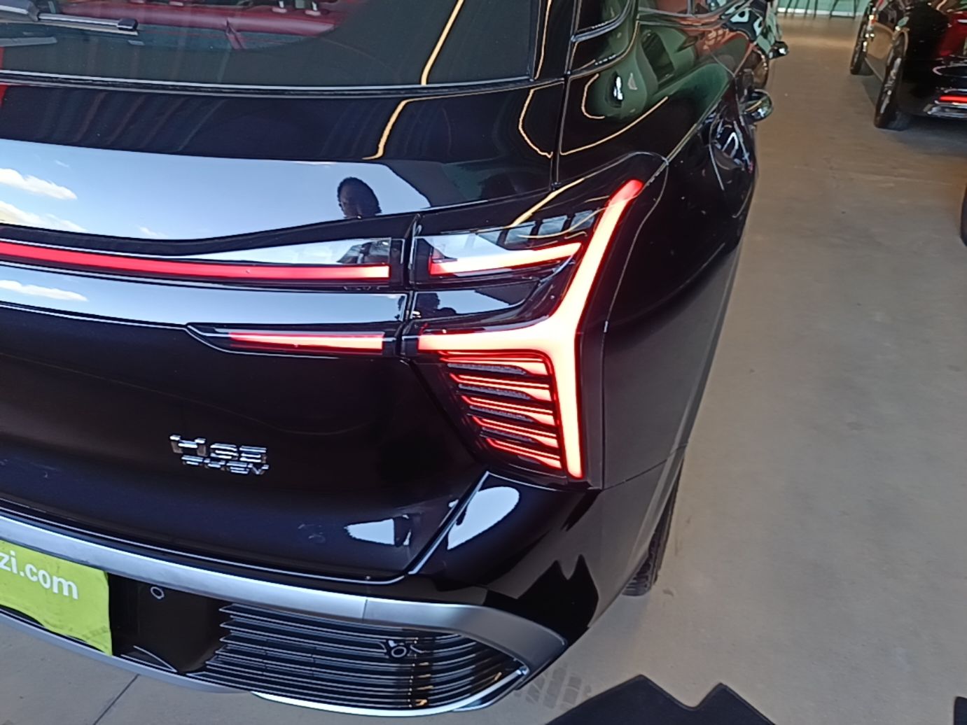 Hongqi HS3 PHEV 2025 Model 117km Jingwei Edition — снимка 9