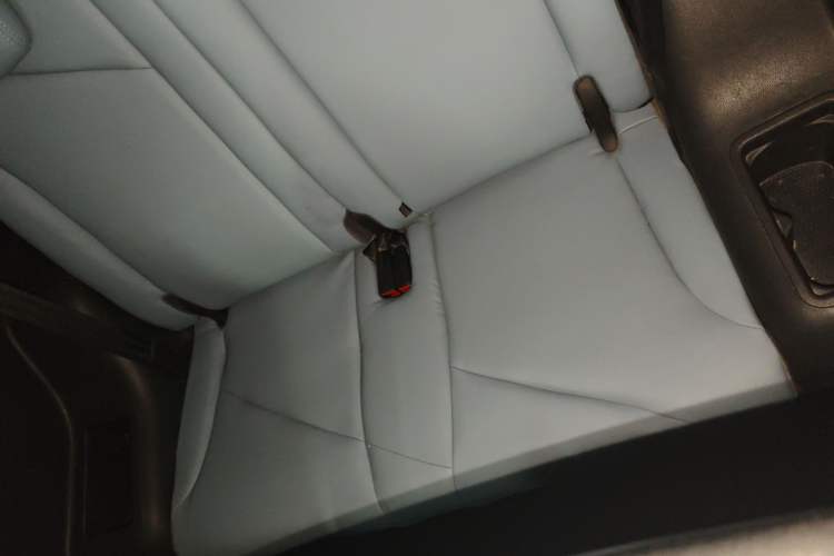 Used Chery Little Ant 2022 Updated Version Sweet Pink Edition Full Sugar Version Lithium Iron Phosphate 30.7 kWh 30 kW 301 km Left Rear Seat