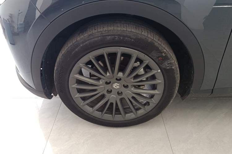 Used Leapmotor C11 2023 Pure Electric 500 Comfort Edition Left Front Wheel Hub