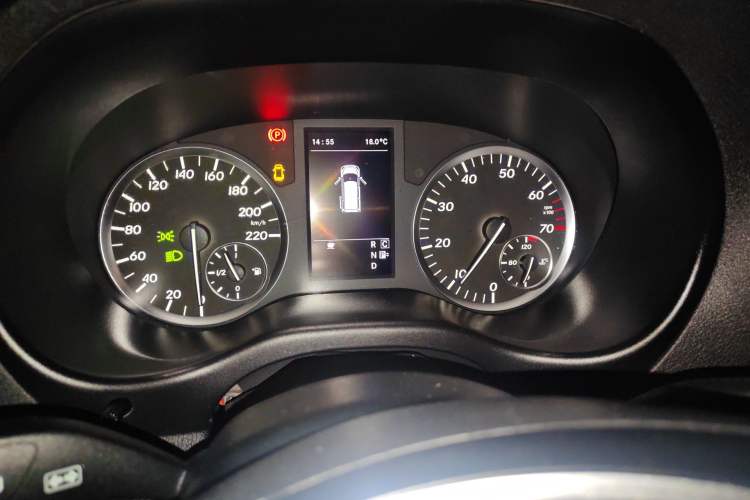 Used Mercedes-Benz Vito 2016 2.0T Elite Edition
