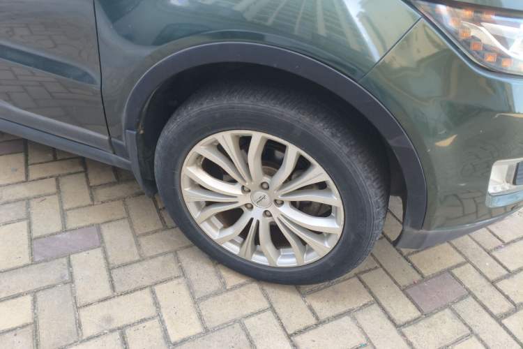 Used Land X7 2015 2.0T Panoramic Prestige Edition
