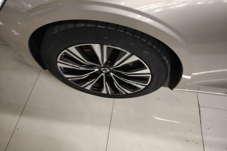 Used Volvo S60 2023 B4 Zhiyuan Luxury Edition
