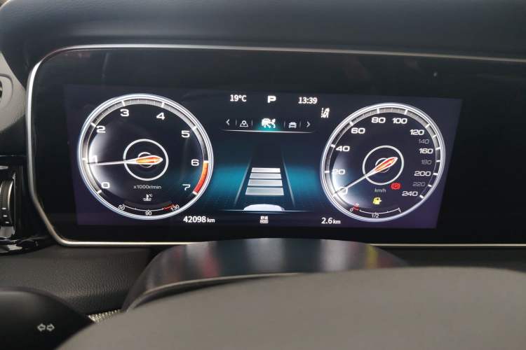 Used Hongqi HS5 2022 Facelifted Version 2.0T Smart Connect Flagship All-Wheel-Drive Edition