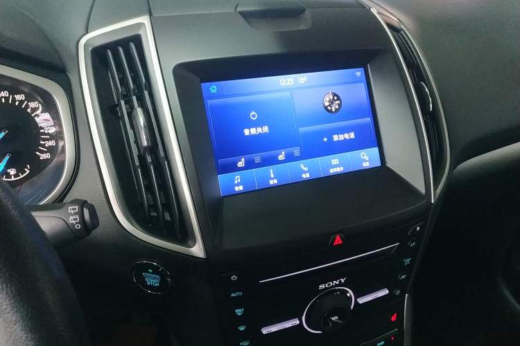 Used Ford Edge 2018 EcoBoost 245 Two-Wheel-Drive Platinum Edition 5 Seats
