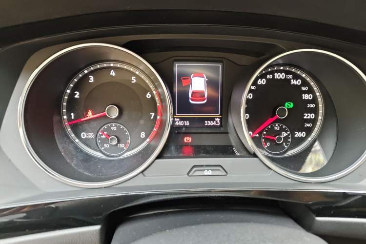 Used Volkswagen Tiguan L 2019 330TSI Automatic Two-Wheel Drive Panoramic Comfort Edition China VI Standard Odometer Close Up