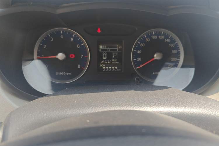 Used Venucia R50 2015 1.6L Automatic Fashion Edition
